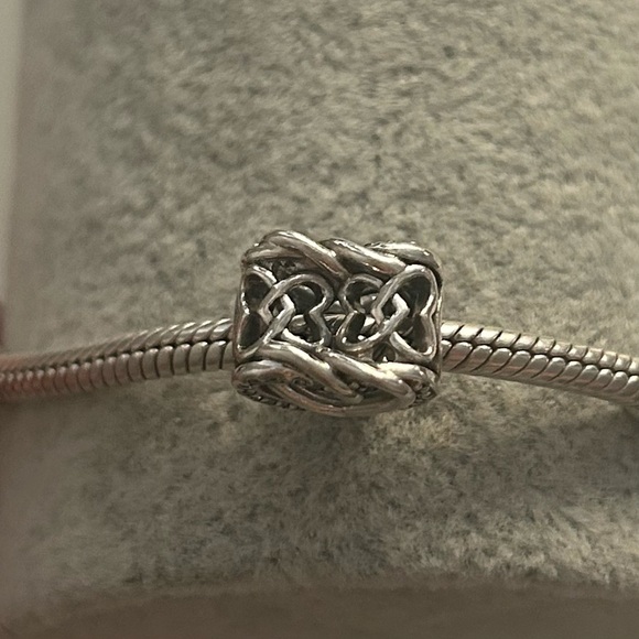 Pandora Sparkling Entwined Hearts Charm - Picture 4 of 5